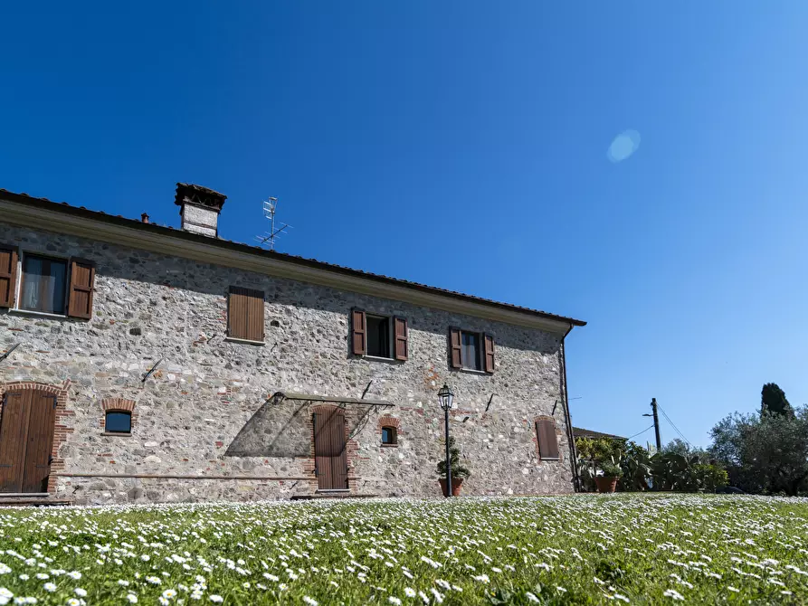 Immagine 76 di Casa indipendente in vendita  a Sarzana