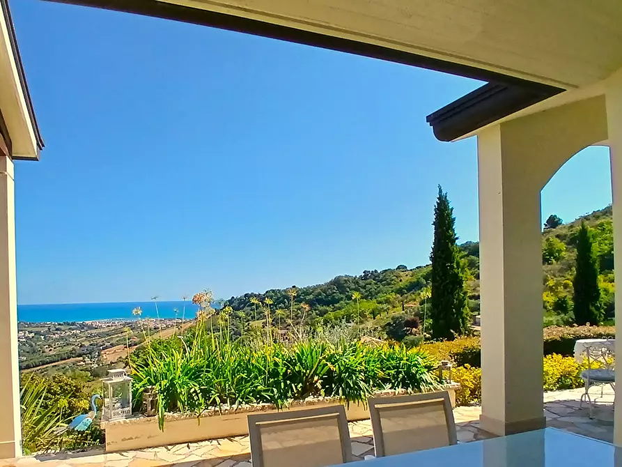 Immagine 32 di Villa in vendita  a San Benedetto Del Tronto