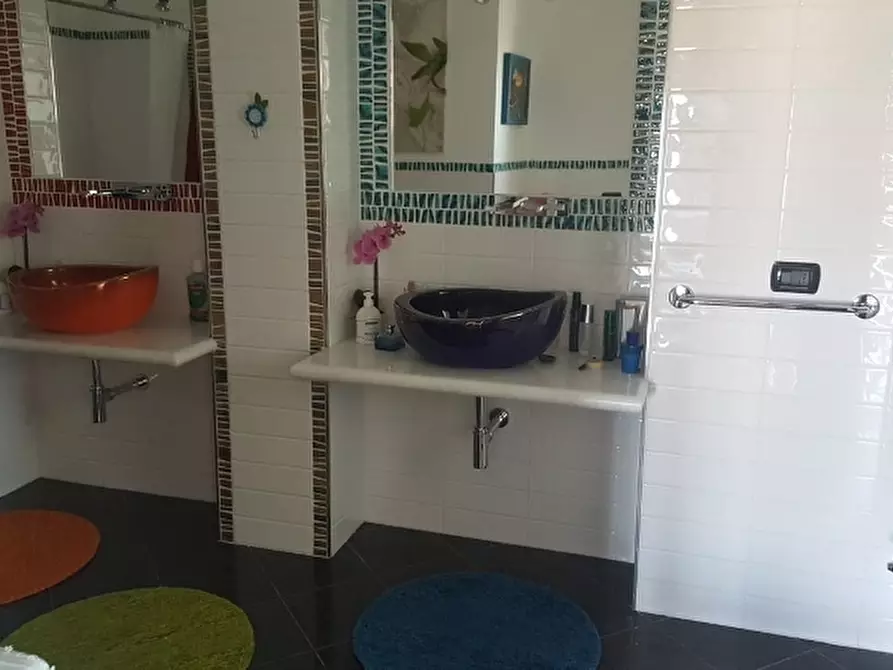 Immagine 19 di Villa in vendita  a Tortoreto