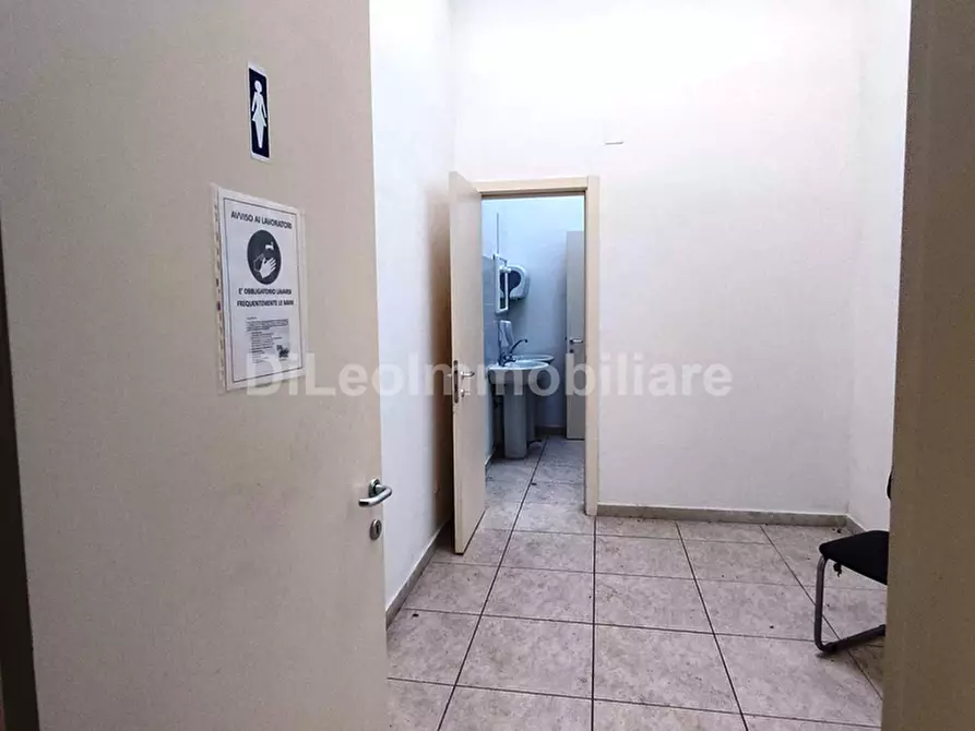 Immagine 15 di Attività artigianale in vendita  a Ascoli Piceno