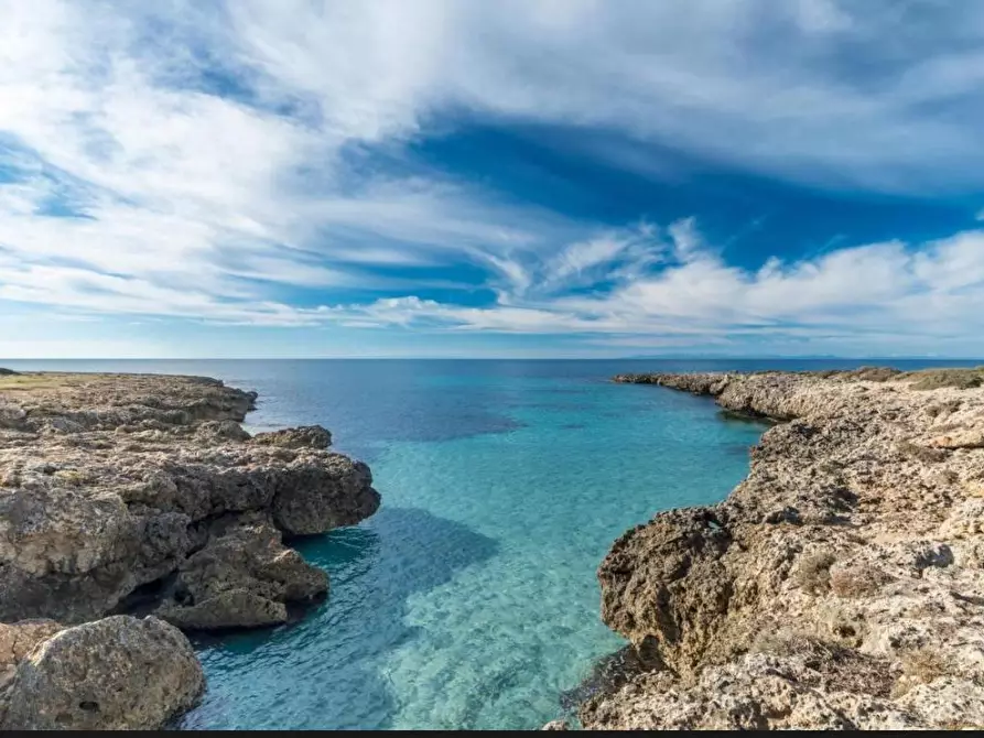 Immagine 1 di Casa vacanze in vendita  a Pulsano