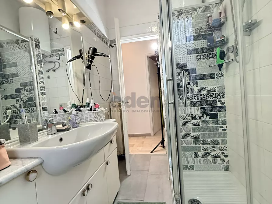 Immagine 10 di Trilocale in vendita  in viale vittorio veneto 102 a Modena