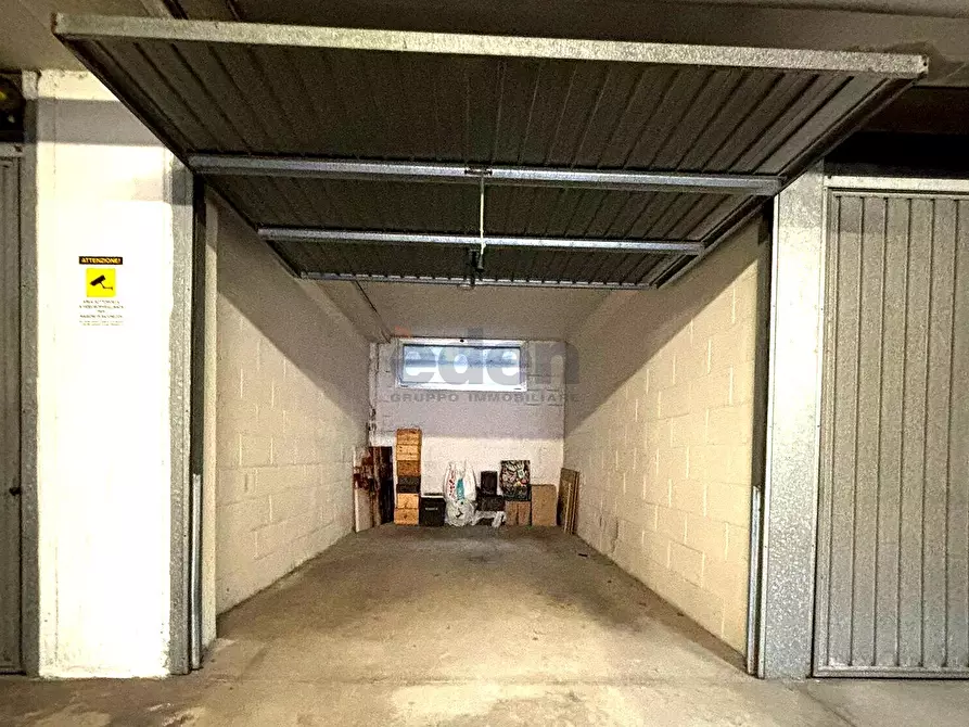Immagine 1 di Garage in vendita  in Via Carlo Cattaneo 26 a Modena