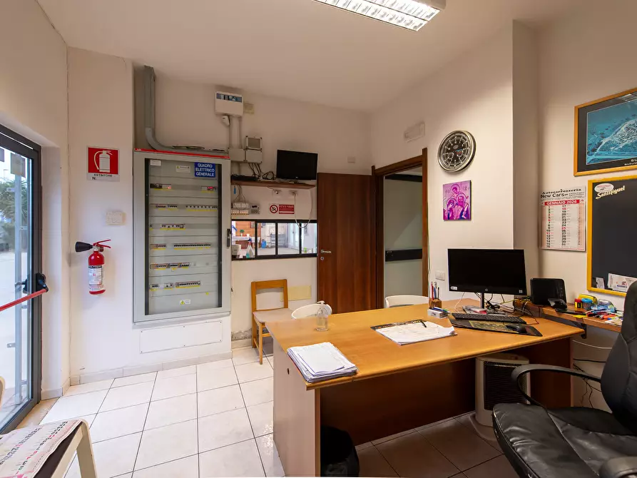 Immagine 30 di Attività artigianale in vendita  a Quartu Sant'elena