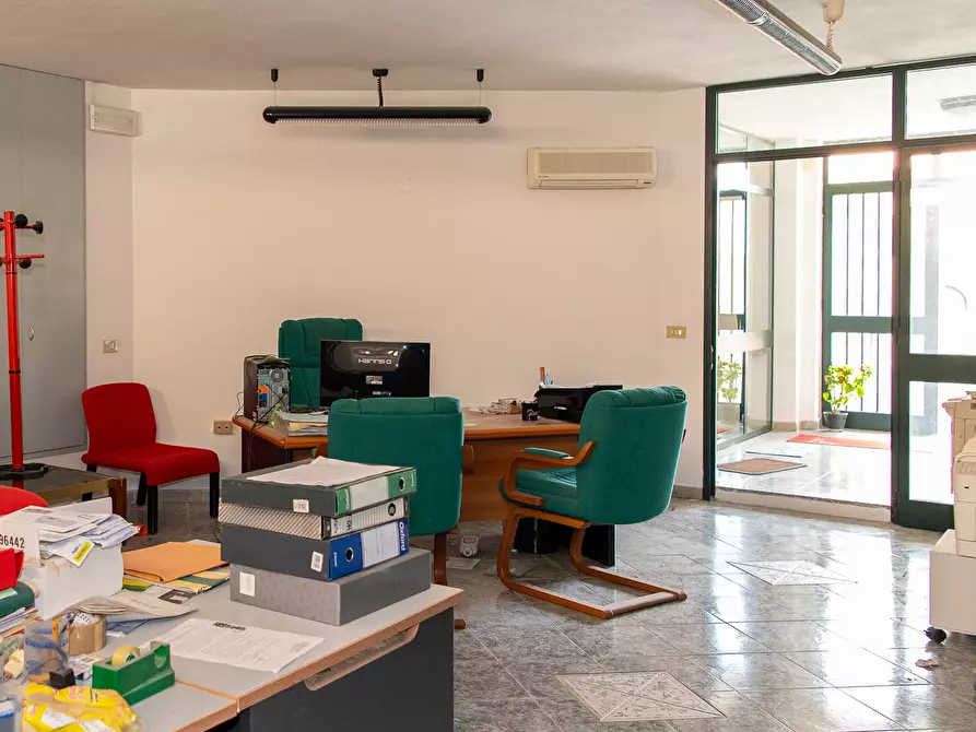 Immagine 10 di Ufficio in vendita  a Sinnai