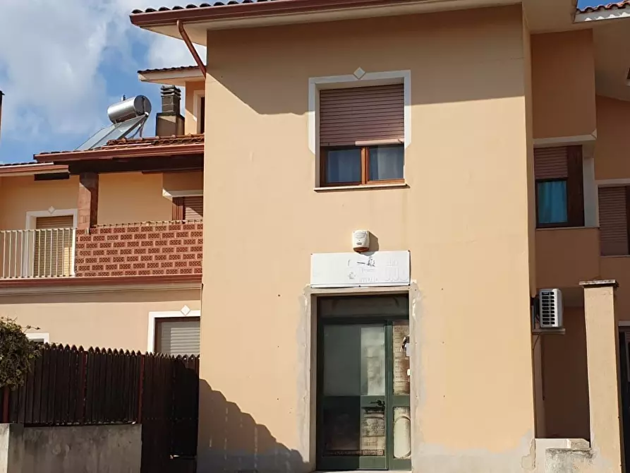 Immagine 4 di Locale commerciale in vendita  a Senorbì