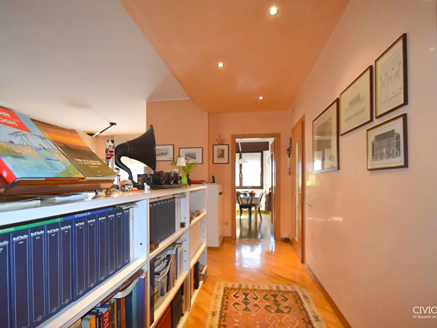 Immagine 12 di Villa in vendita  in Via Ancona 36 a Torri Di Quartesolo