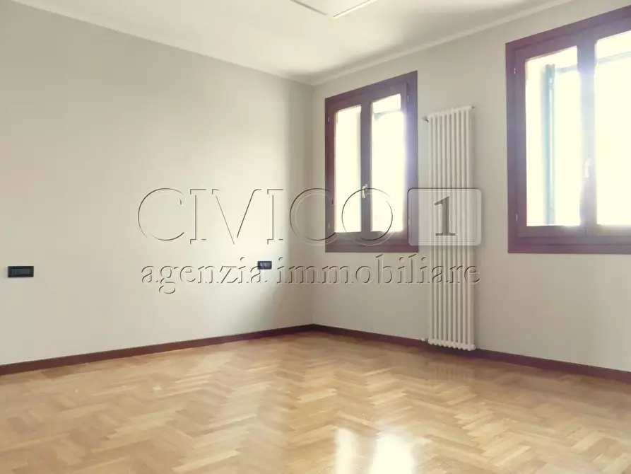 Immagine 6 di Ufficio in affitto  in via Pola a Torri Di Quartesolo