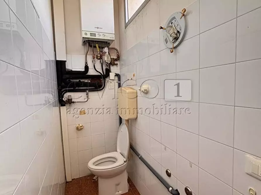 Immagine 12 di Locale commerciale in vendita  in Via Alcide De Gasperi 31 a Barbarano Mossano