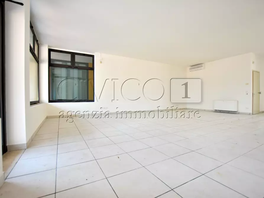 Immagine 3 di Locale commerciale in affitto  in Via San Martino a Vigodarzere