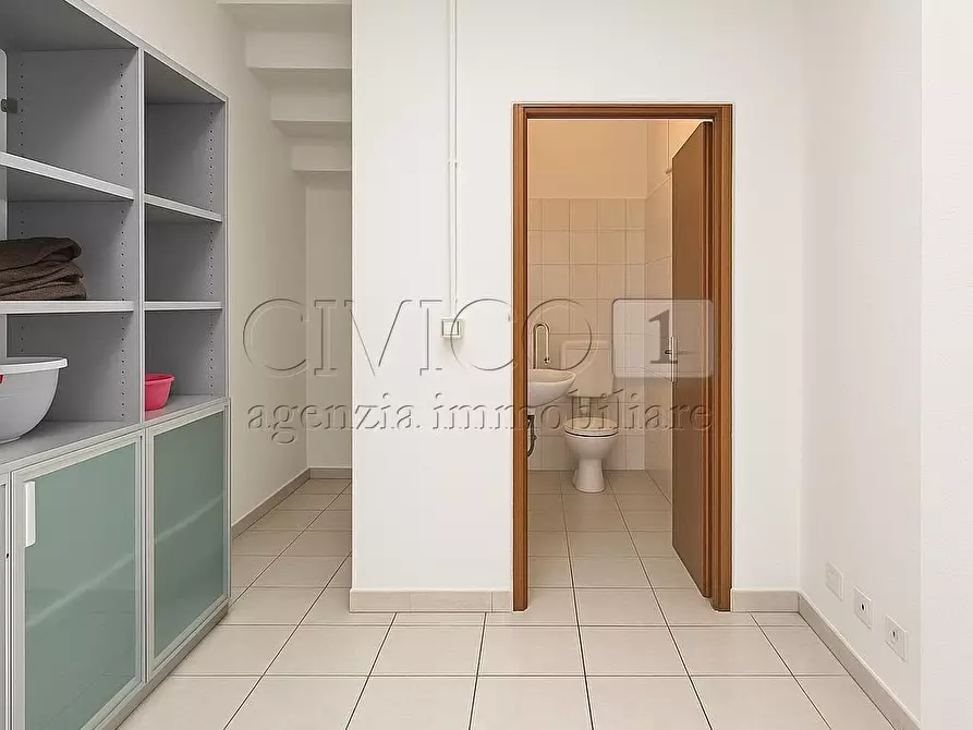 Immagine 2 di Locale commerciale in affitto  in Via Riviera Berica 61 a Barbarano Mossano