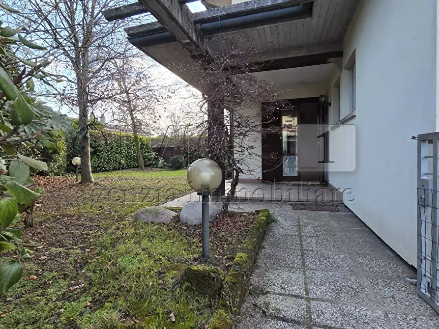 Immagine 3 di Casa bifamiliare in vendita  in via dei Fanti 154 a Torri Di Quartesolo