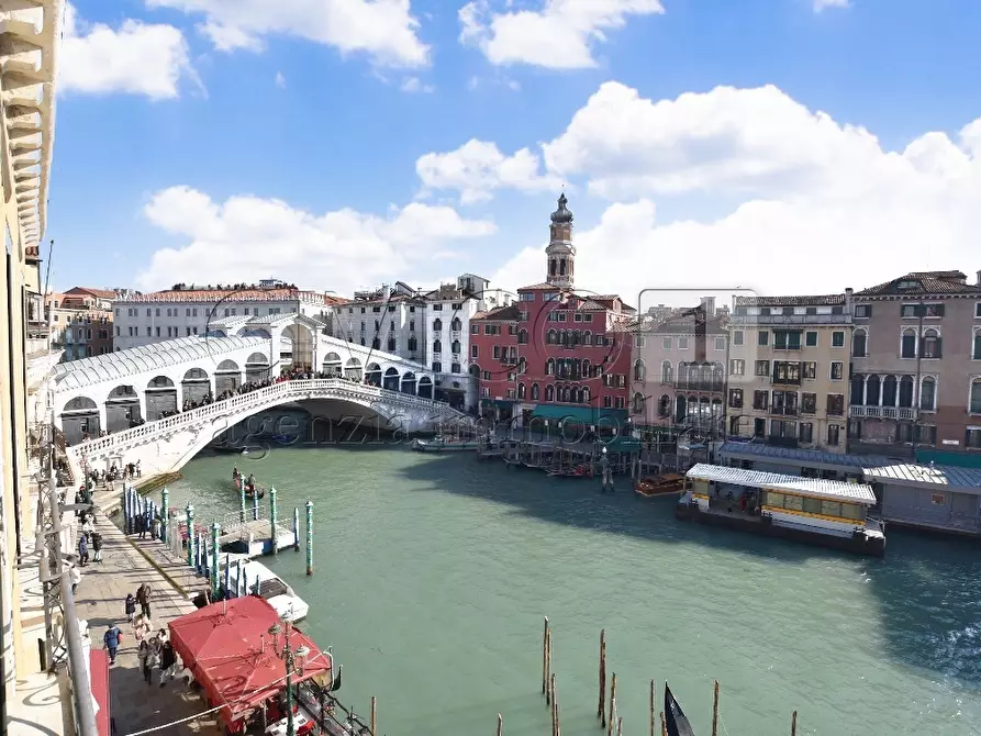Immagine 23 di Appartamento in vendita  in Riva del Vin a Venezia