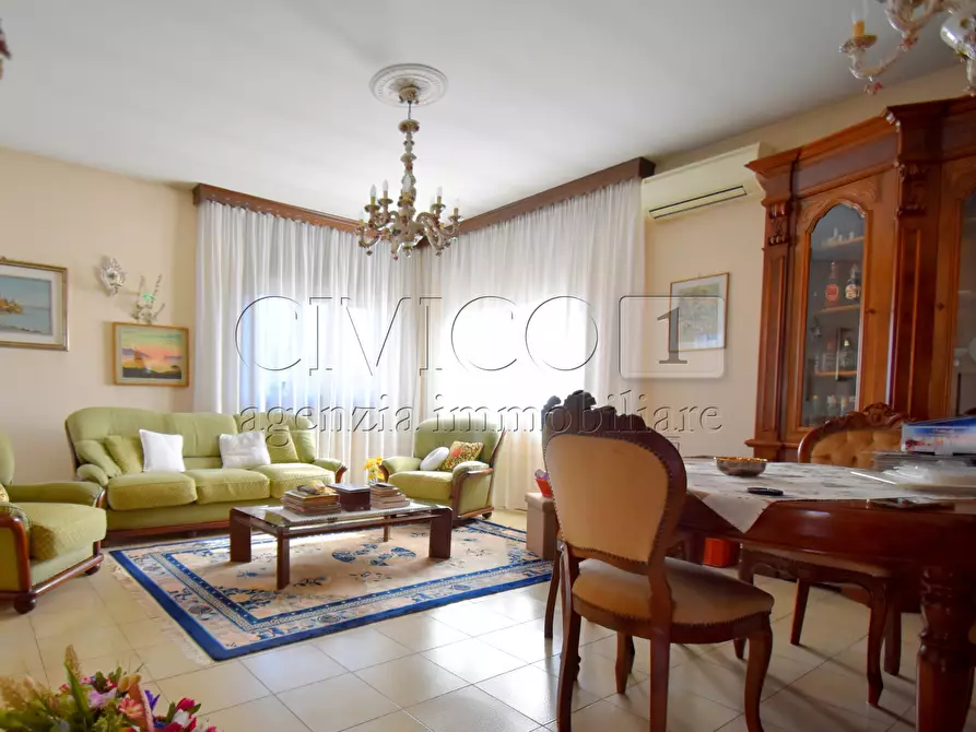 Immagine 18 di Villa in vendita  in Via Fiume 1 a Torri Di Quartesolo