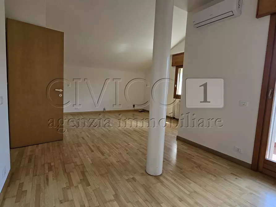 Immagine 22 di Casa bifamiliare in vendita  a Torri Di Quartesolo