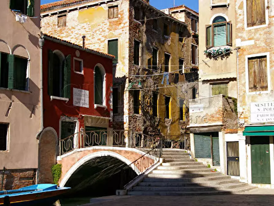Immagine 8 di Appartamento in vendita  in Calle del Tentor a Venezia