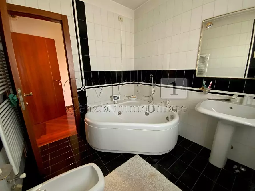 Immagine 14 di Casa bifamiliare in vendita  in via deledda 13 a Selvazzano Dentro