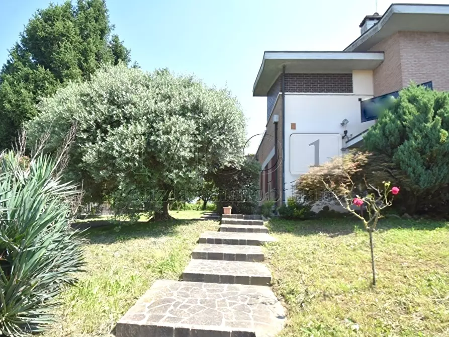 Immagine 1 di Villa in vendita  in Via Treviso 11 a Monticello Conte Otto