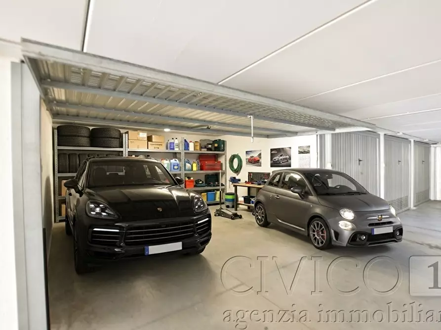 Immagine 1 di Garage in vendita  in Via Beato Pellegrino a Padova
