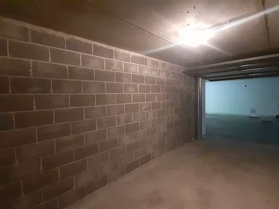 Immagine 3 di Garage in vendita  in via del moncone 60 a Cardano Al Campo
