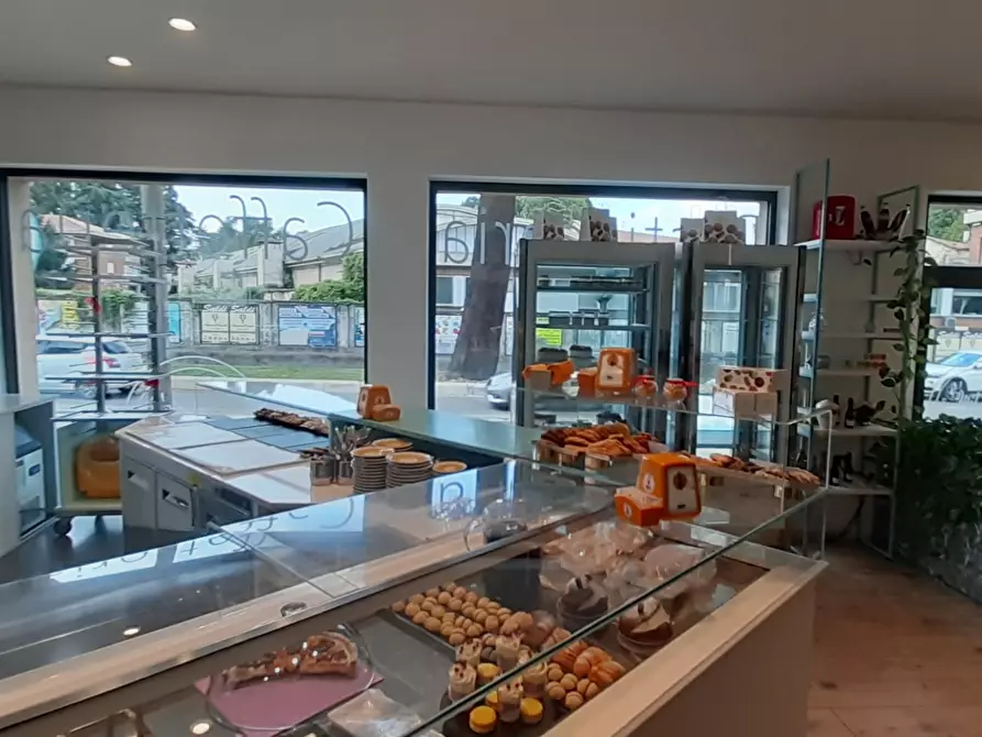 Immagine 6 di Locale commerciale in affitto  in Via Milano 94 a Somma Lombardo