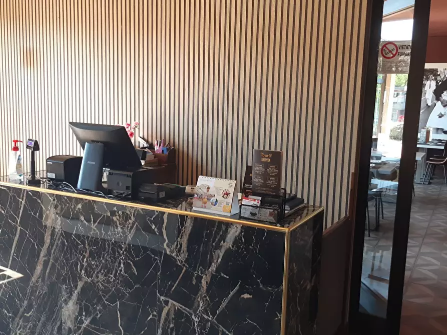 Immagine 8 di Bar / Ristorante in vendita  in statale 32 a Pombia