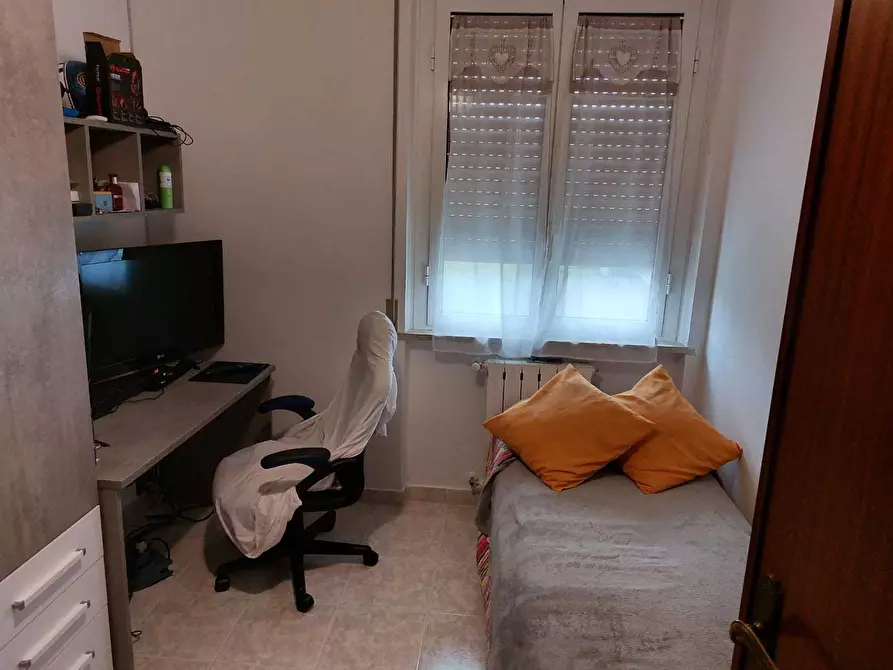 Immagine 7 di Quadrilocale in vendita  in Via dei Mille 129 a Carrara