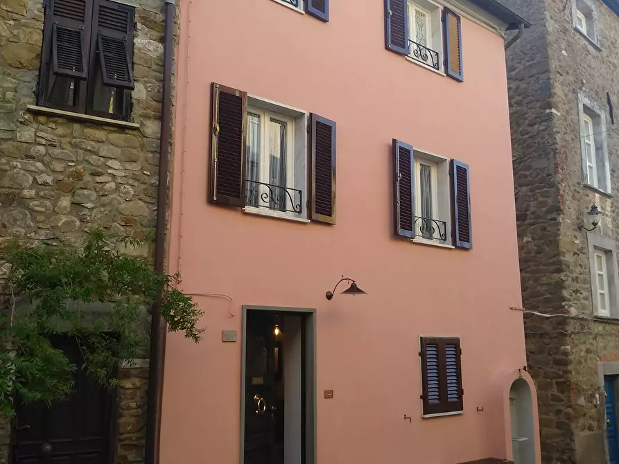 Immagine 40 di Casa semindipendente in vendita  in Piazza della Chiesa 15 a Ortonovo