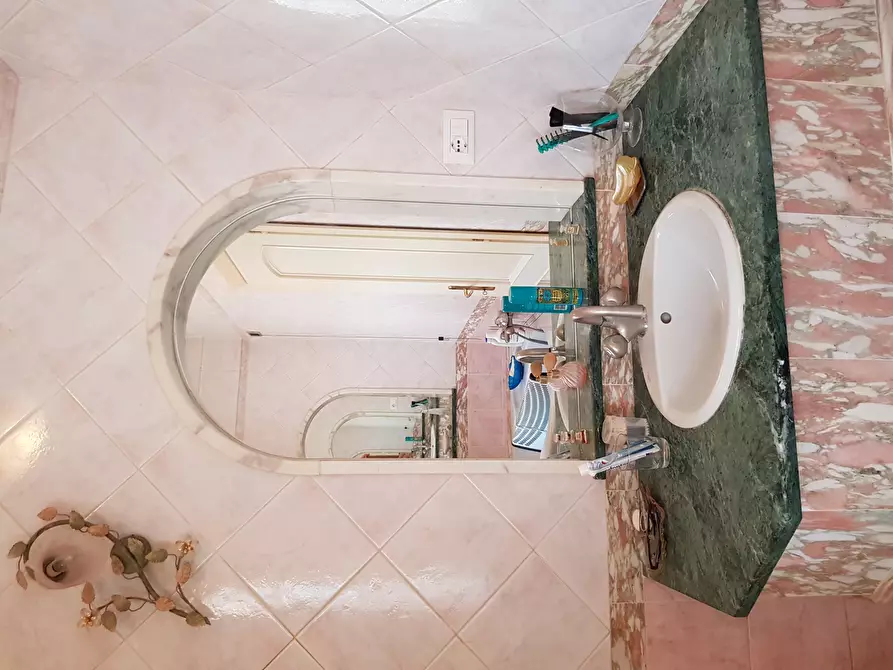 Immagine 22 di Villa in vendita  in Via Milazzo 65 a Carrara