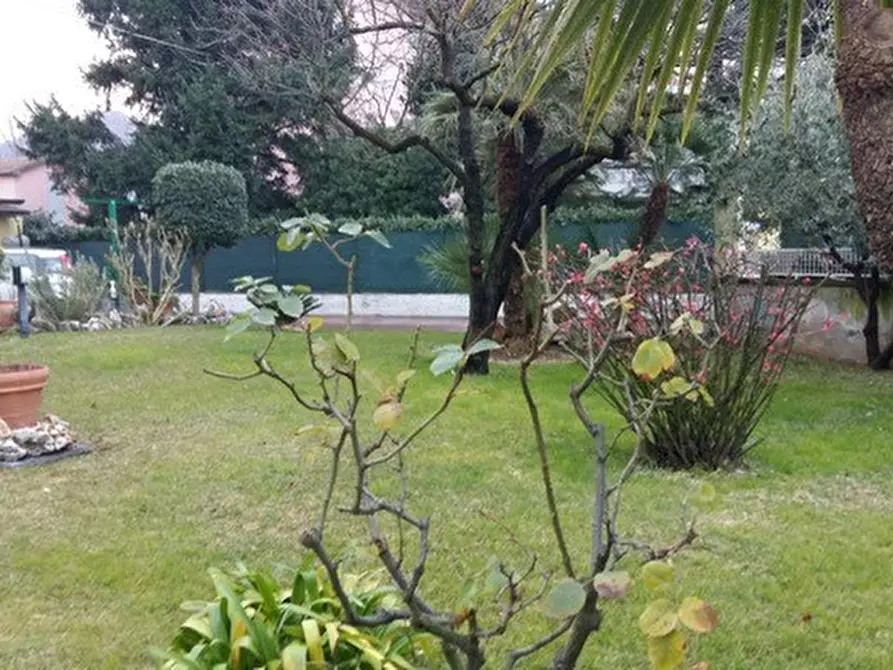 Immagine 22 di Casa semindipendente in vendita  in CORSO 40 a Ortonovo