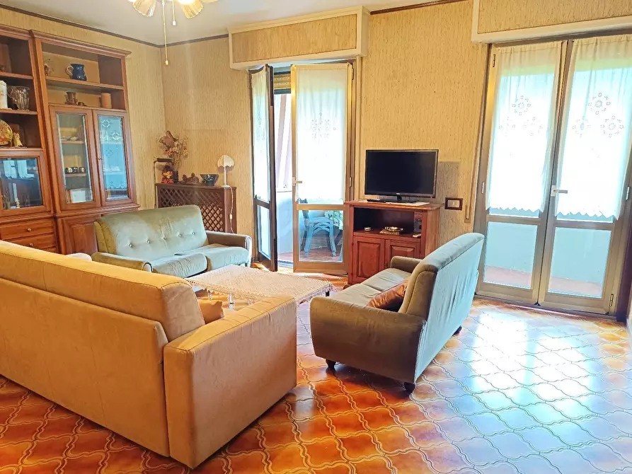 Immagine 3 di Appartamento in vendita  in Ronchi a Massa