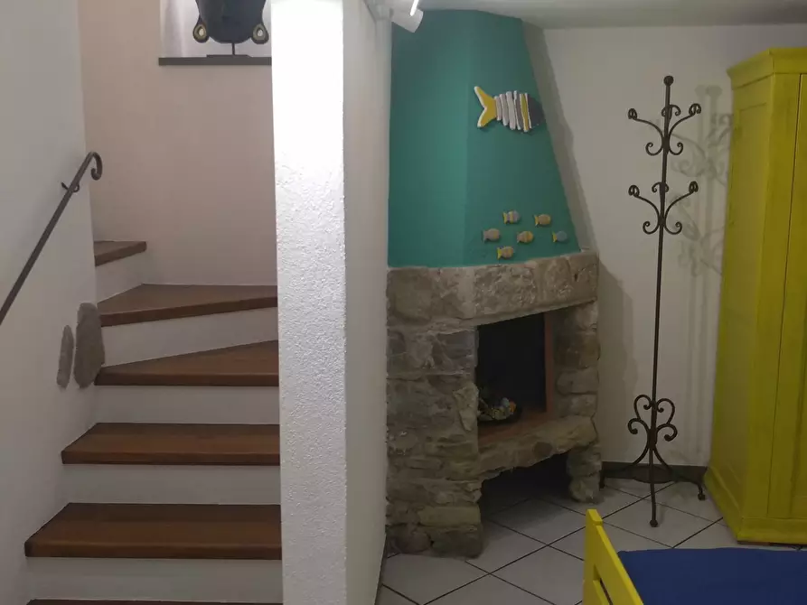 Immagine 15 di Casa semindipendente in vendita  in Piazza della Chiesa 15 a Ortonovo