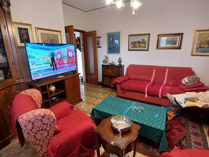 Immagine 2 di Appartamento in vendita  in Viale XX Settembre 120 a Carrara