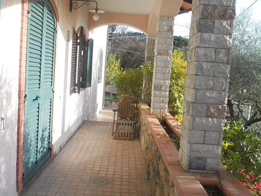 Immagine 37 di Villa in vendita  in Via dei Pini 40 a Castelnuovo Magra