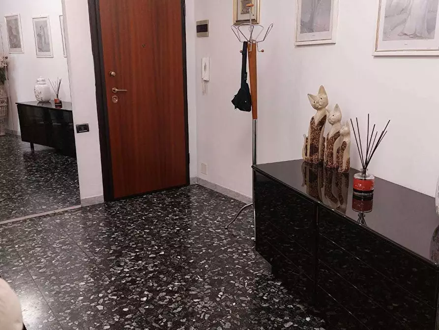 Immagine 4 di Appartamento in vendita  in Via Monterosso a Carrara