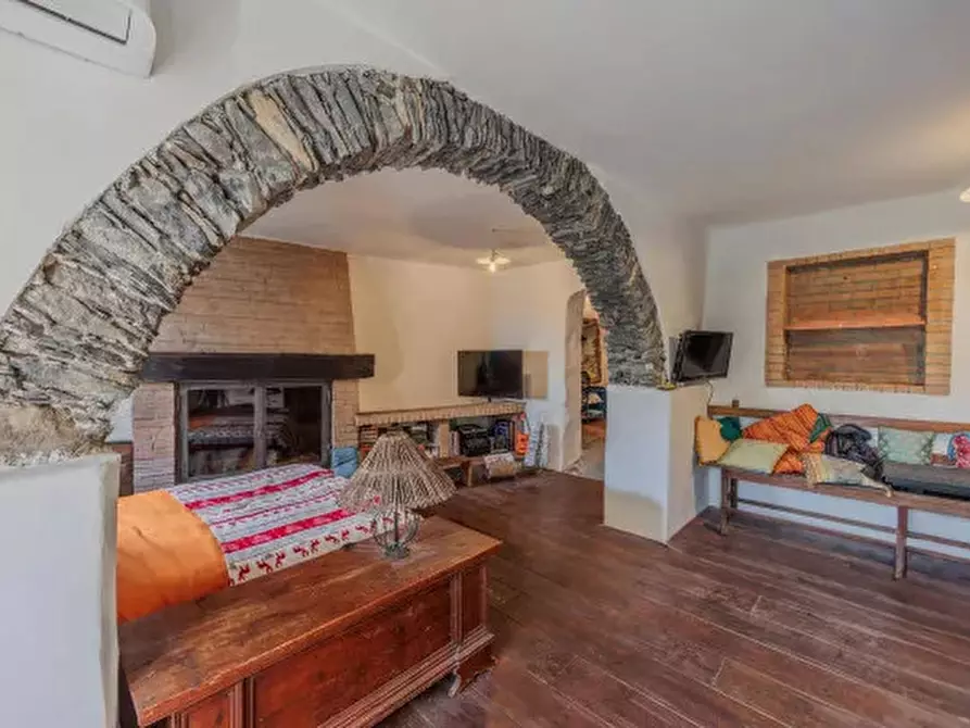 Immagine 76 di Villa in vendita  in Via Milazzo 65 a Carrara