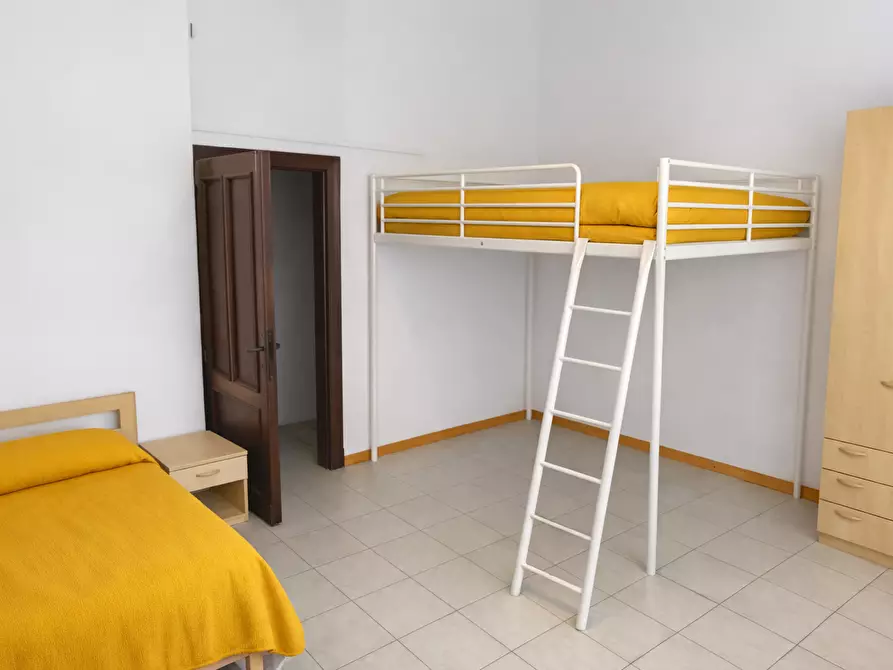 Immagine 5 di Trilocale in affitto  a Bologna