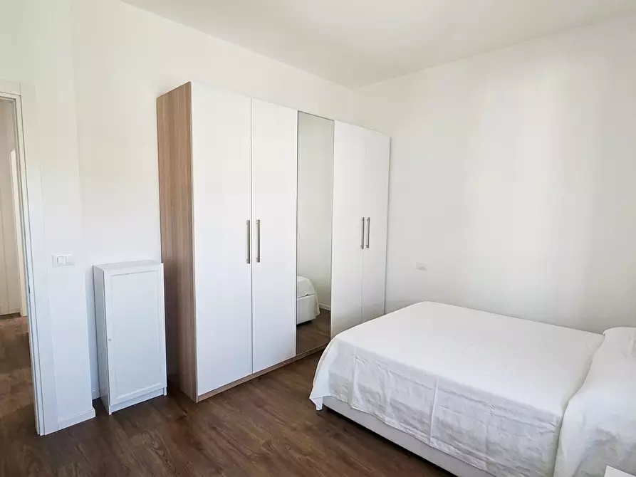 Immagine 6 di Trilocale in affitto  a Bologna