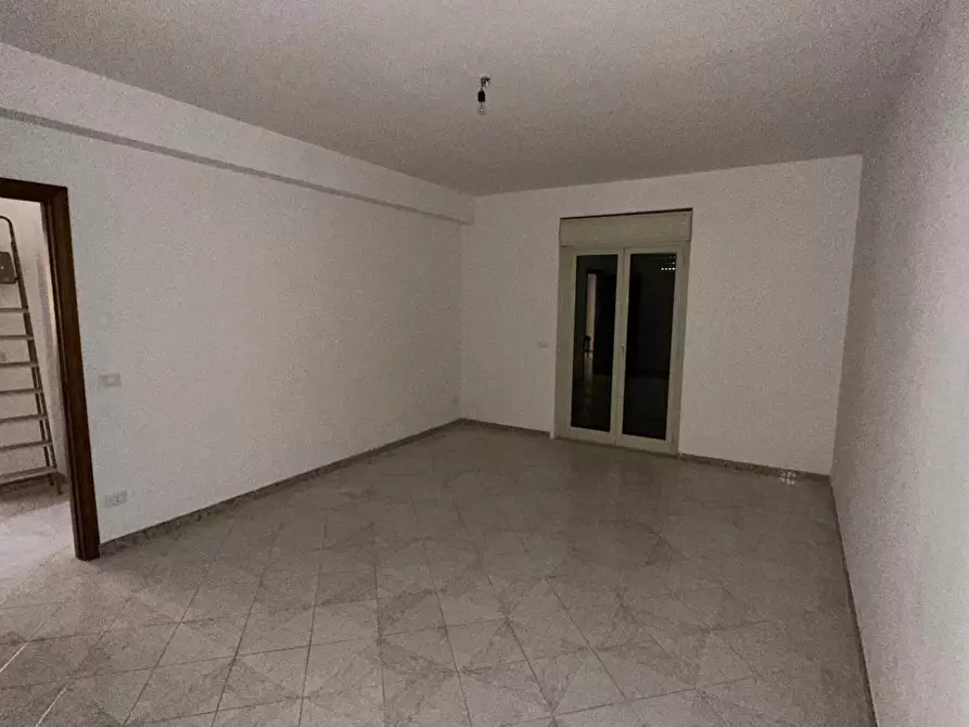 Immagine 13 di Pentalocale in vendita  in Via ST 31 39 a Palermo