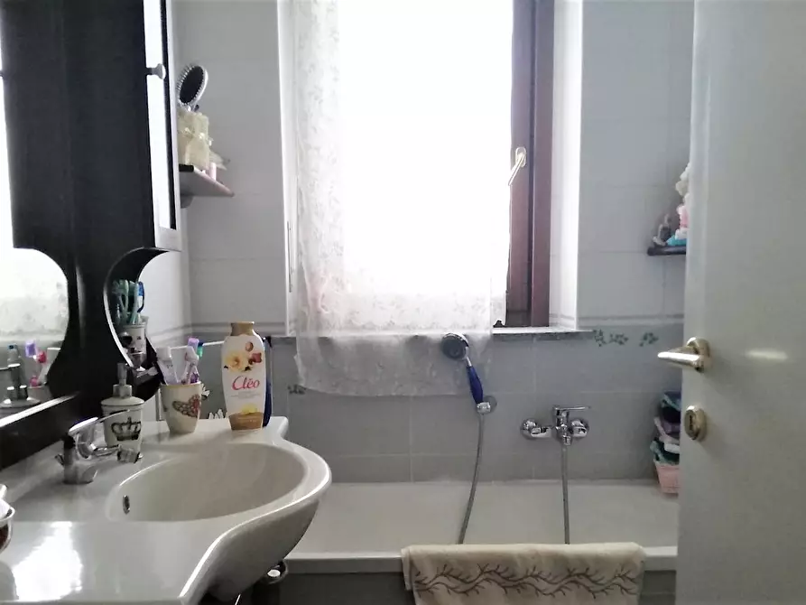 Immagine 10 di Quadrilocale in vendita  in Via Case Sparse 1 a Beinasco