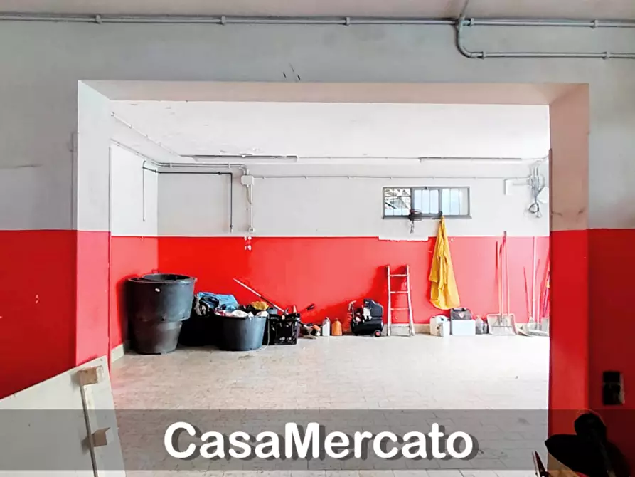 Immagine 12 di Locale commerciale in vendita  in Via Monte Pennolo a Rocca Di Papa