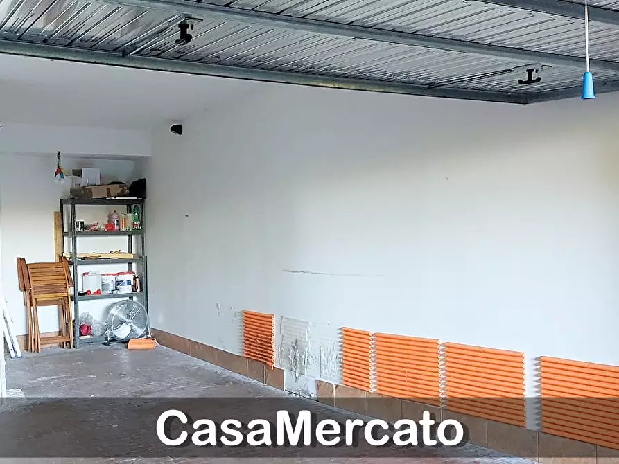 Immagine 31 di Trilocale in vendita  in Via Marino a Rocca Di Papa