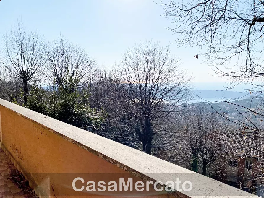 Immagine 3 di Trilocale in vendita  in via Ariccia a Rocca Di Papa