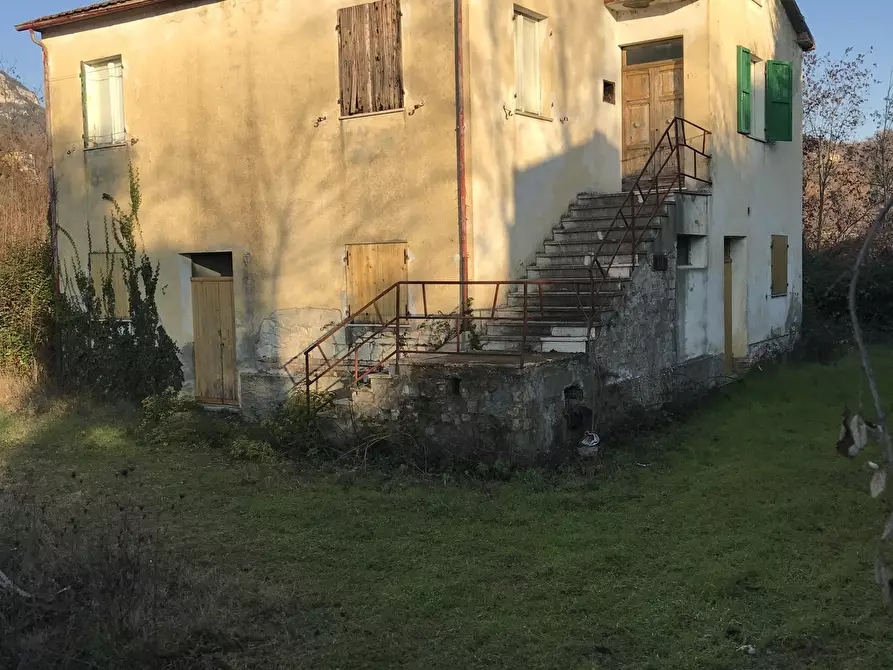 Immagine 1 di Rustico / casale in vendita  a Ascoli Piceno