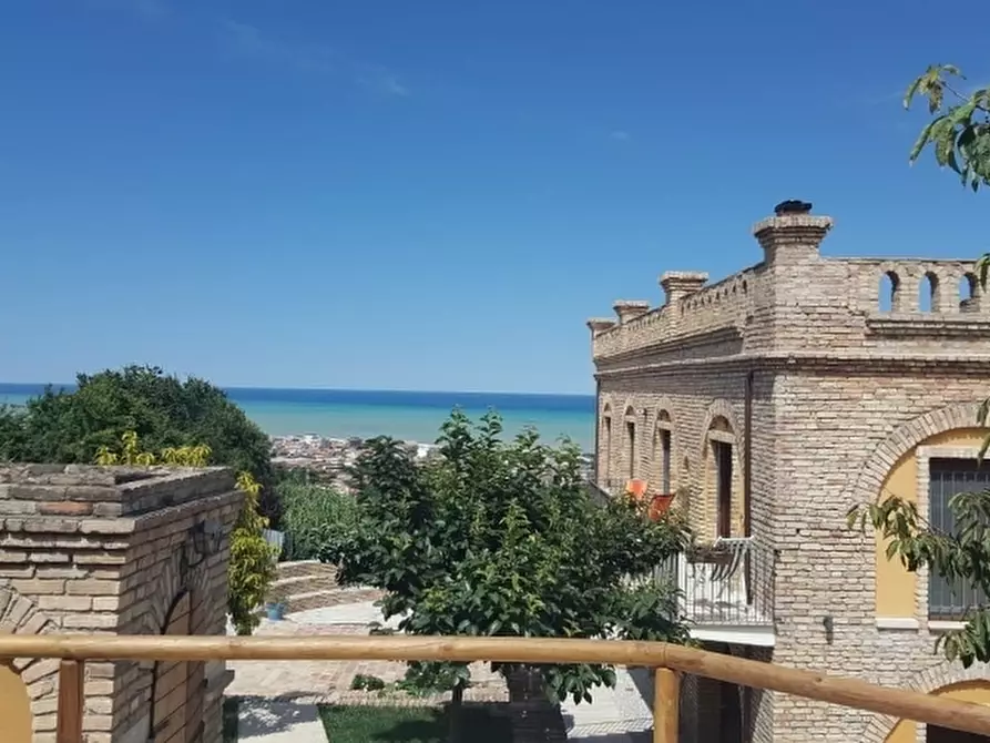 Immagine 26 di Villa in vendita  a Tortoreto