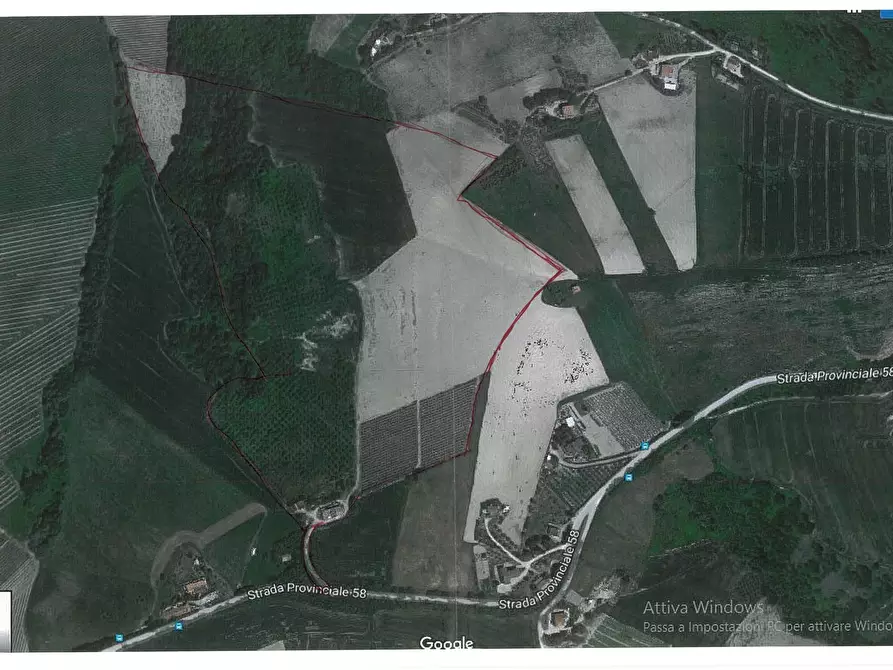 Immagine 36 di Rustico / casale in vendita  a Carassai