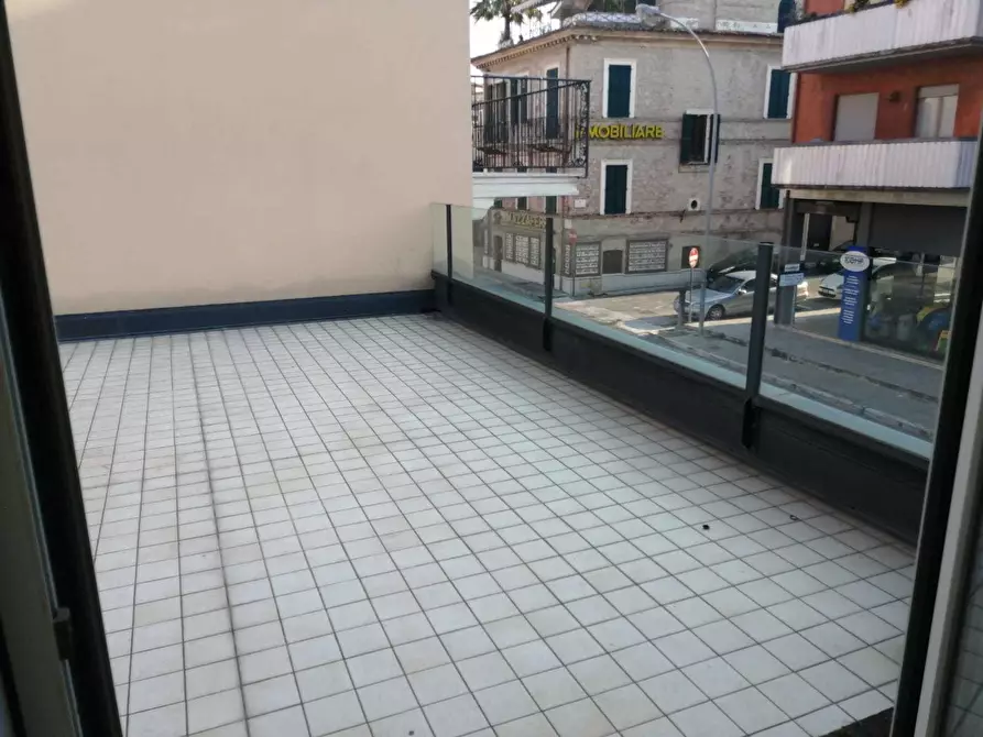 Immagine 11 di Ufficio in vendita  a San Benedetto Del Tronto