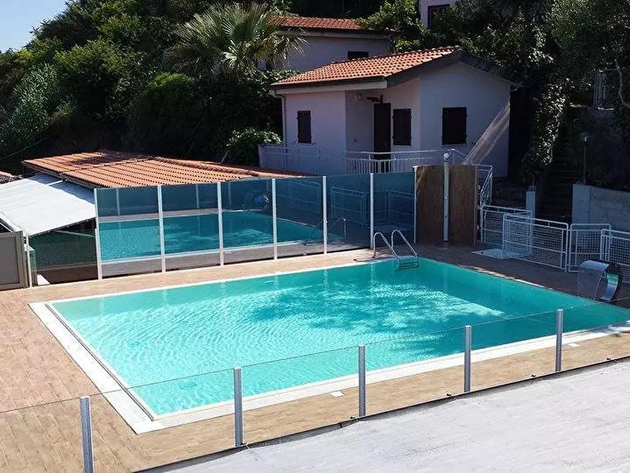 Immagine 21 di Attività commerciale in vendita  a Cupra Marittima