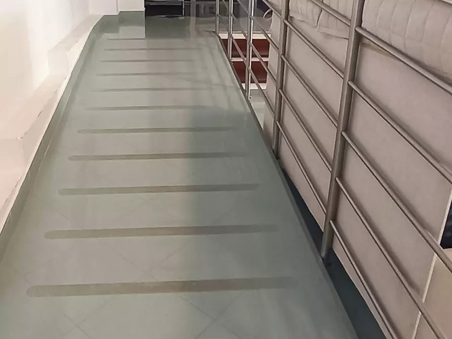 Immagine 7 di Locale commerciale in affitto  a San Benedetto Del Tronto