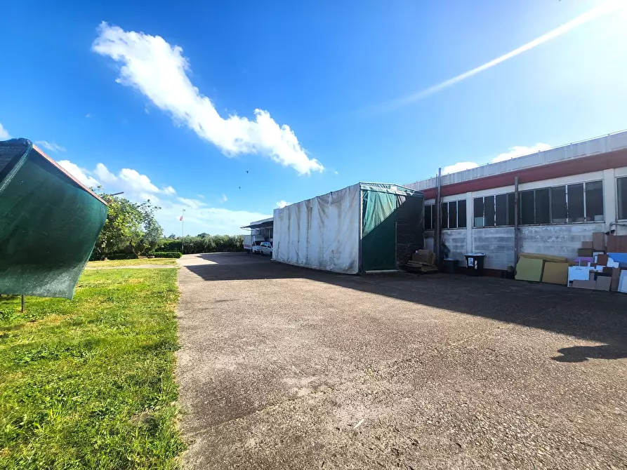 Immagine 24 di Capannone industriale in vendita  a Roma